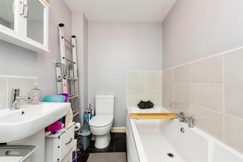 36 Newstead, Tamworth, B79 7UU