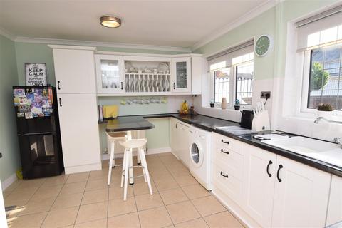 14 Central Parade, Grimsby, DN34 4HF