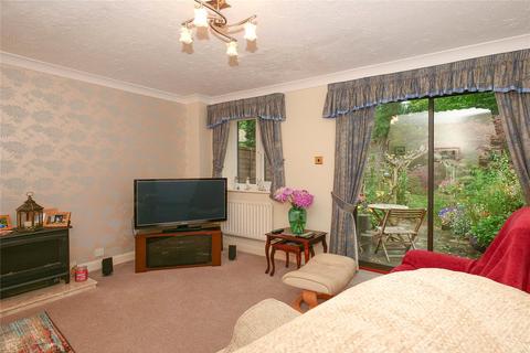 2 bedroom terraced house for sale, Bescaby Grove, Shipley BD17