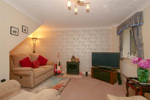8 Bescaby Grove, Baildon, Shipley, BD17 6ST