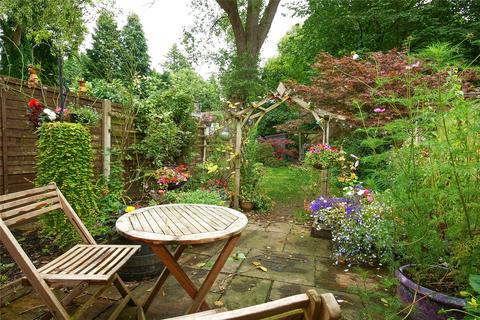 8 Bescaby Grove, Baildon, Shipley, BD17 6ST