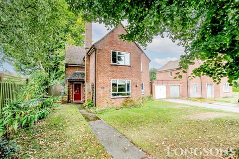 4 bedroom detached house for sale, Dowding Road, Watton