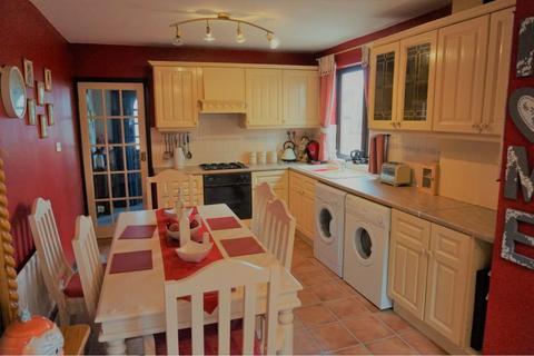 3 bedroom semi-detached house for sale, Hobs Road, Wednesbury, WS10