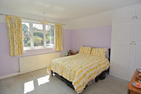 4 bedroom detached house for sale, Moorhayes Drive, Laleham Village TW18