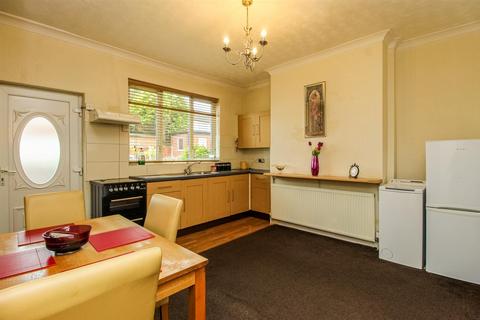 3 bedroom end of terrace house for sale, Leeds Road, Wakefield WF1