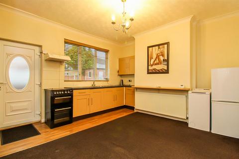 3 bedroom end of terrace house for sale, Leeds Road, Wakefield WF1