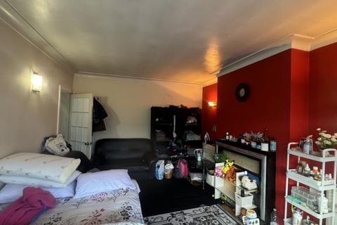 2 bedroom flat for sale, Masons Avenue, Harrow Wealdstone, HA3