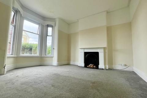 3 bedroom semi-detached house to rent, Southport PR8