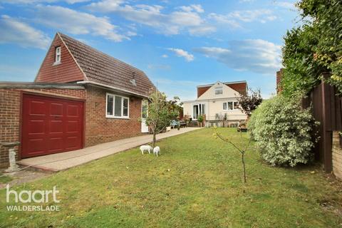 4 bedroom detached house for sale, King George Road, Chatham