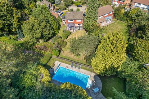 4 Heights Close, Banstead, SM7 1DR