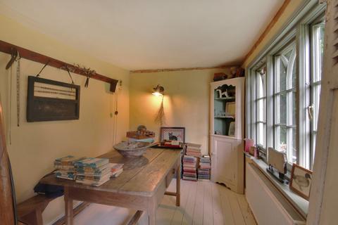 12 West Cross, Tenterden, TN30 6JL