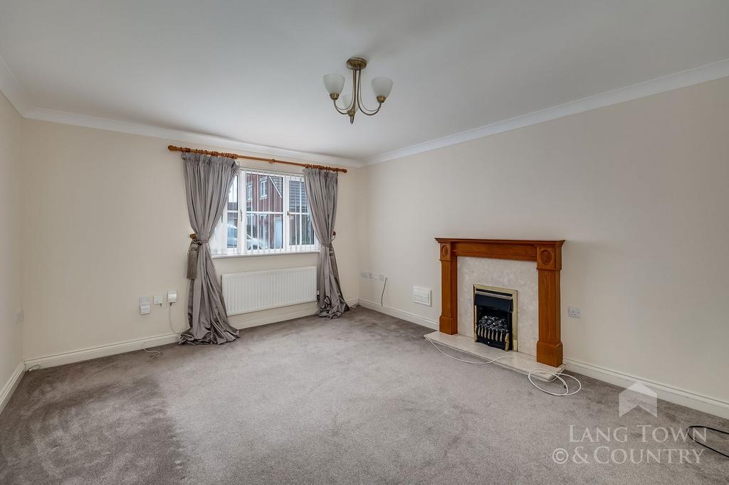 The Birches, Plymouth PL6 4 bed detached house to rent £1,600 pcm (£