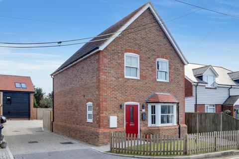 3 bedroom detached house for sale, The Street, Preston, Canterbury