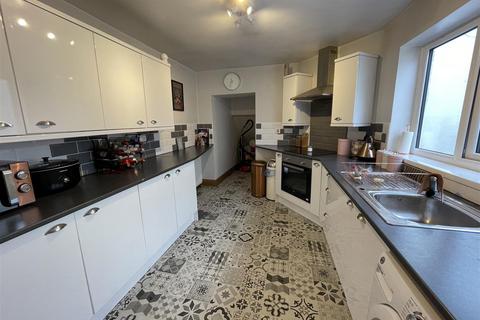 2 bedroom terraced house for sale, Old Castle Road, Llanelli