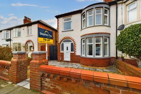 3 bedroom terraced house to rent, Langfield Avenue, Blackpool, FY4