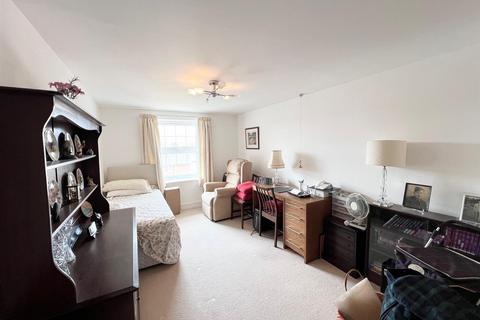 2 bedroom retirement property for sale, High Street, Ongar, Brentwood