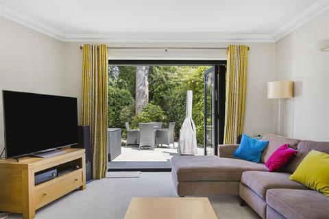 undefined, Pine Grove, Brookmans Park AL9