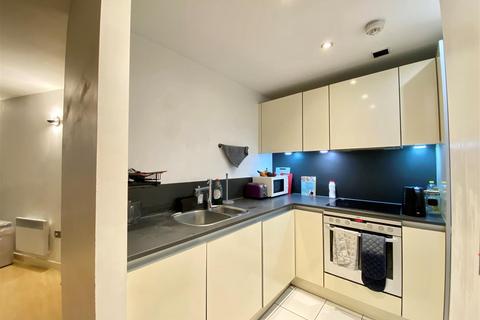 2 bedroom apartment to rent, Tempus Tower, Mirabel Street, Manchester