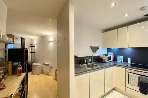 2 bedroom apartment to rent, Tempus Tower, Mirabel Street, Manchester