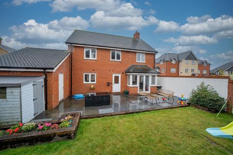 1 Edneys Walk, Overton, Basingstoke, RG25 3FB