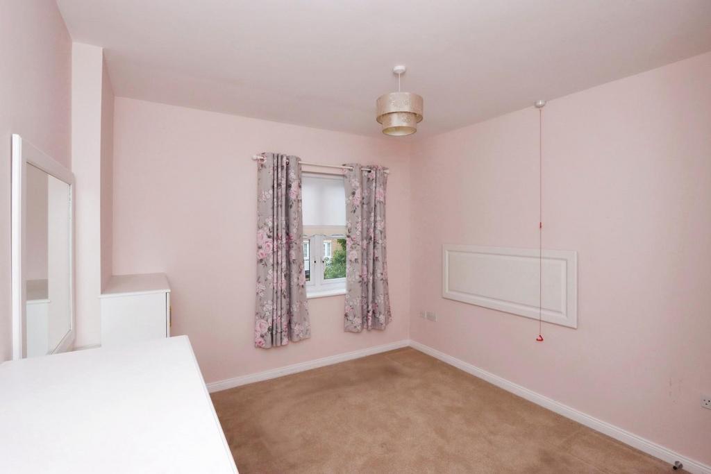 BEDROOM 1 03.jpg