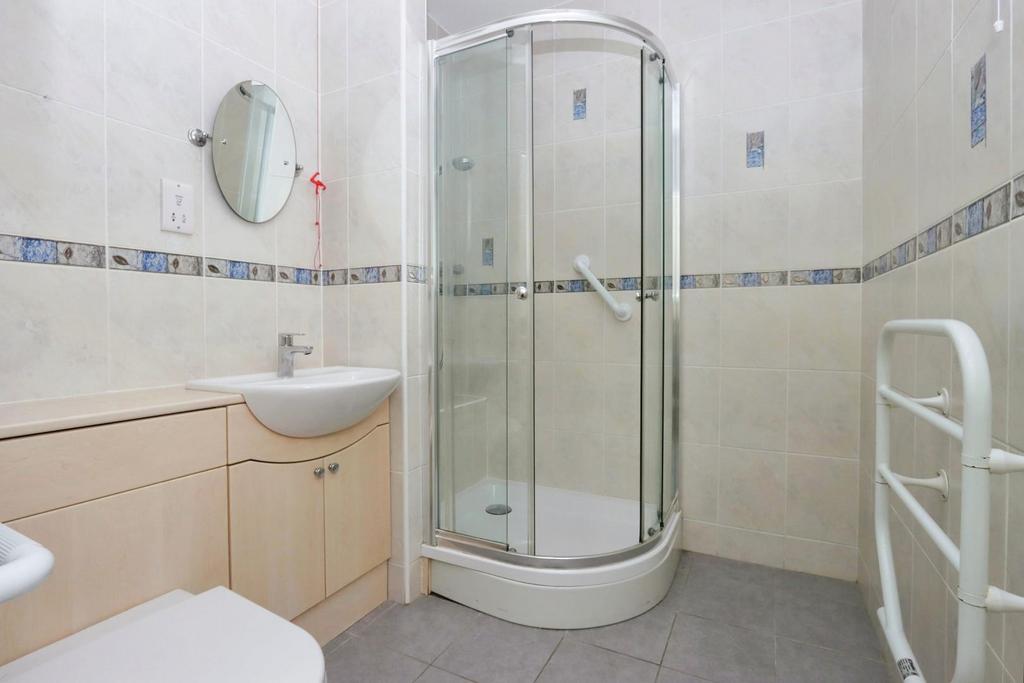 SHOWER ROOM.jpg