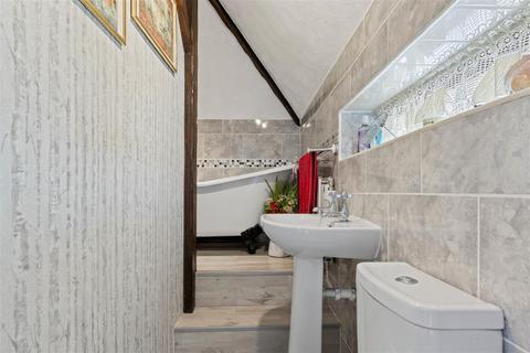 6 Chilcroft Road, Haslemere, GU27 1JJ