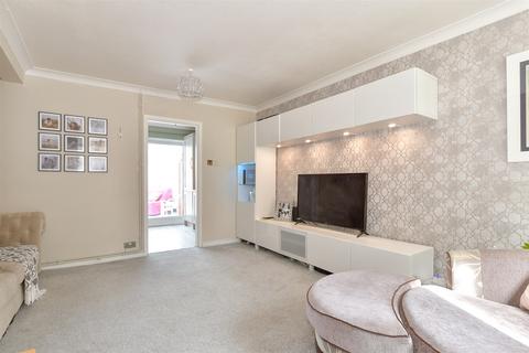 4 Chapel Wood, New Ash Green, Longfield, DA3 8RA