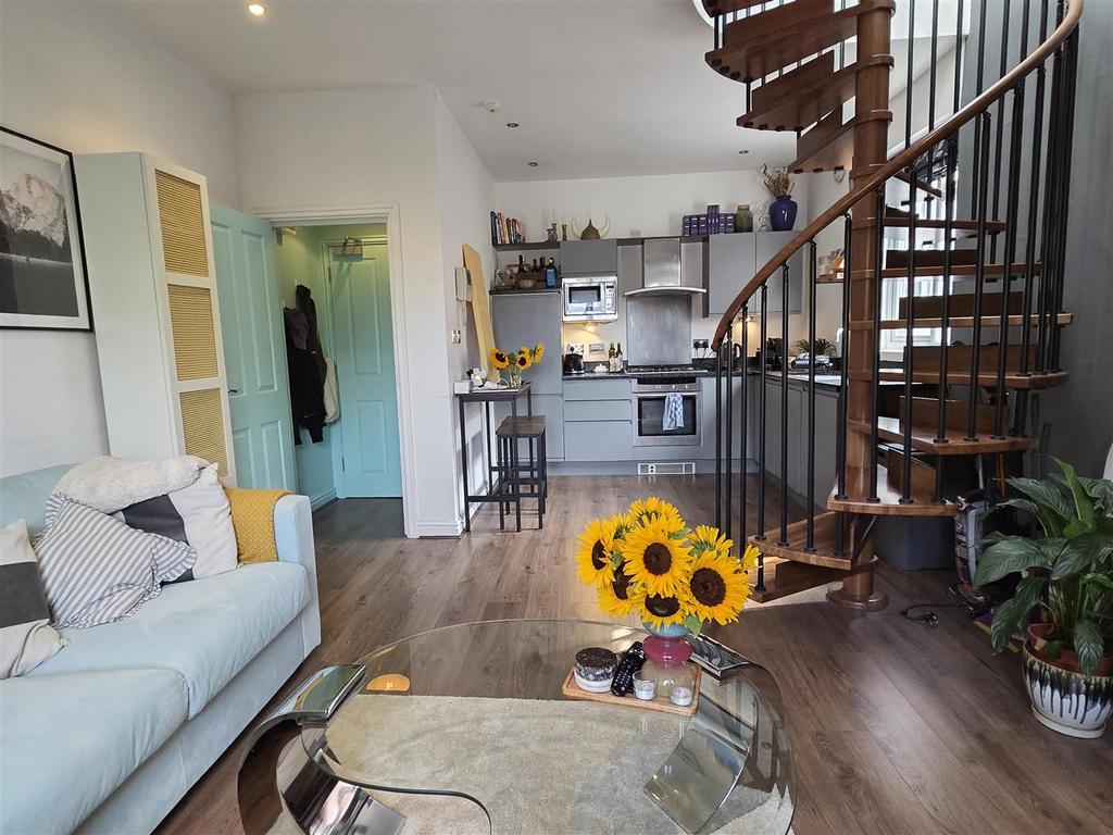 Open plan living/dining kitchen