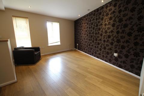 2 bedroom flat to rent, Ellerman Road, Liverpool L3