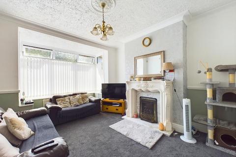 4 bedroom semi-detached house for sale, Nab Wood Drive, Shipley