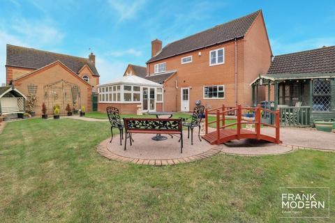 4 bedroom detached house for sale, Townsend Way, Folksworth, PE7