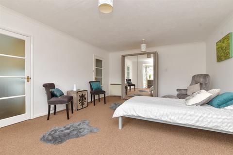 Studio for sale, Copperfield Court, Leatherhead, Surrey