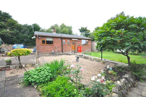 2 bedroom detached bungalow for sale, Waterside, Thorne