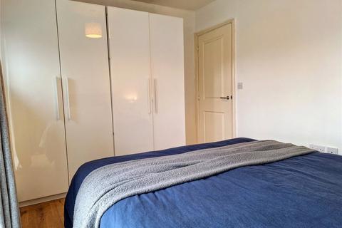 6 Dunster Close, Chadderton, Oldham, OL9 8BS