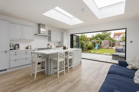 39 Manor Road, Whitstable, CT5 2JS