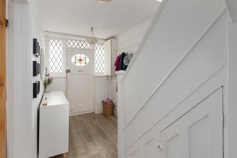 39 Manor Road, Whitstable, CT5 2JS