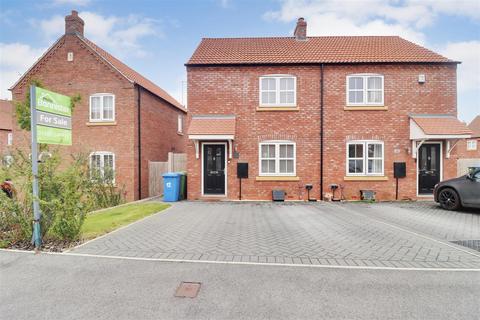 2 bedroom semi-detached house for sale, Chambers Avenue, Hessle