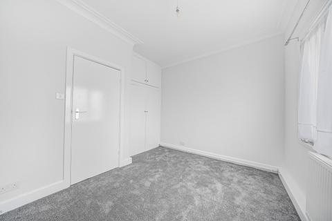 2 bedroom apartment to rent, Vancouver Road Edgware HA8