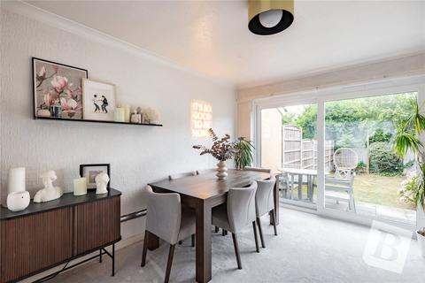 3 bedroom semi-detached house for sale, Surrey Drive, Hornchurch, RM11