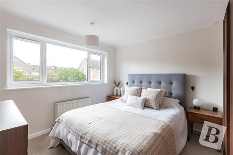 3 bedroom semi-detached house for sale, Surrey Drive, Hornchurch, RM11