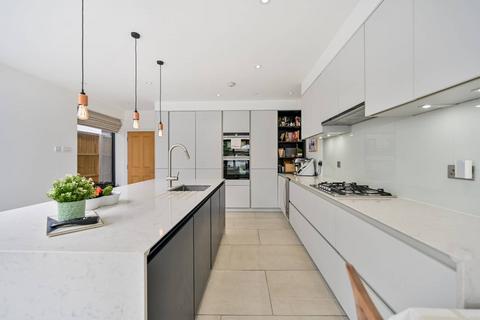 152 Kings Road, Kingston Upon Thames, KT2 5HU