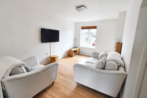 73 Gordon Close, Ashford, TN24 8RG