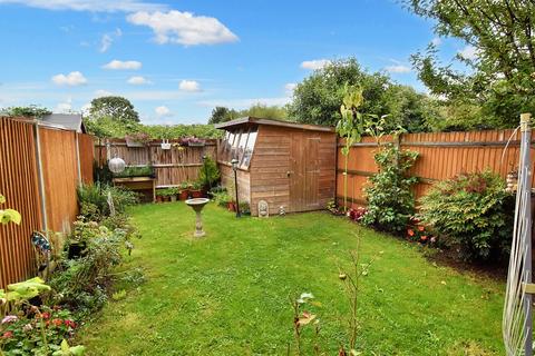 73 Gordon Close, Ashford, TN24 8RG