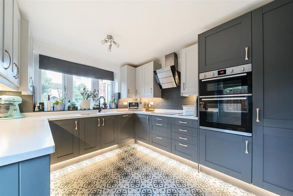 Kitchen dining room