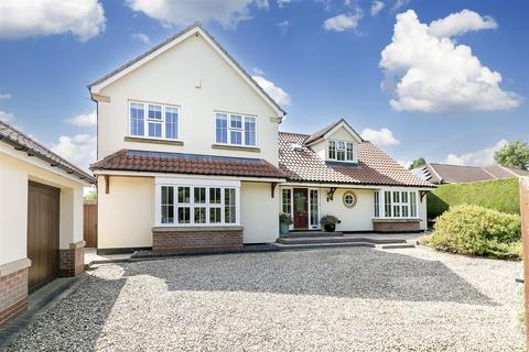 4 bedroom detached house for sale, Townend Road, Walkington