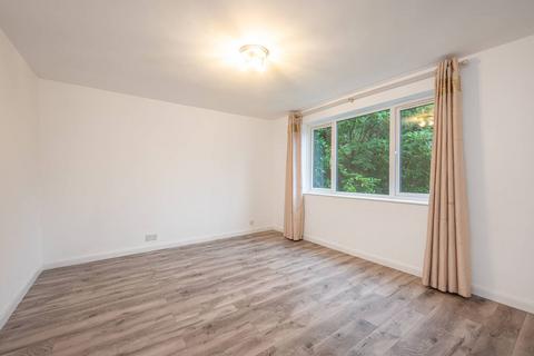 2 bedroom flat to rent, Eastbury Place, Northwood, HA6