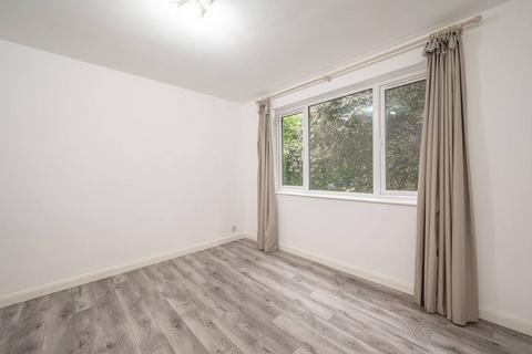 2 bedroom flat to rent, Eastbury Place, Northwood, HA6