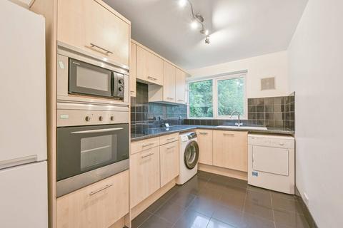 2 bedroom flat to rent, Eastbury Place, Northwood, HA6