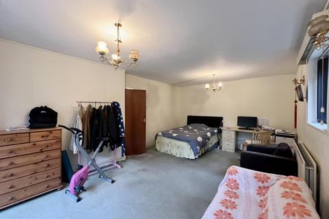 2 bedroom flat for sale, Wolsey Court, Court Road, Eltham, SE9